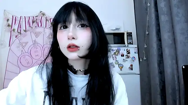 Holy420lolii online show from June 2026 05:14:01 PM