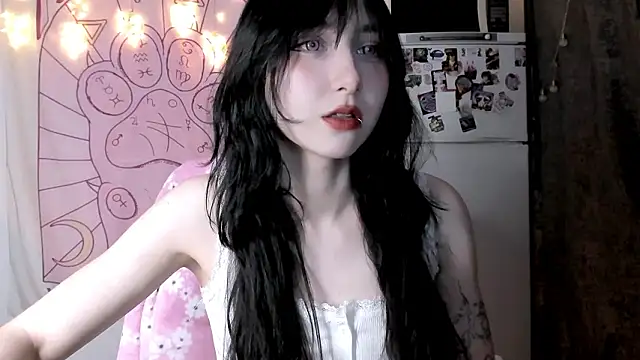 Holy420lolii online show from March 2026 04:58:02 PM