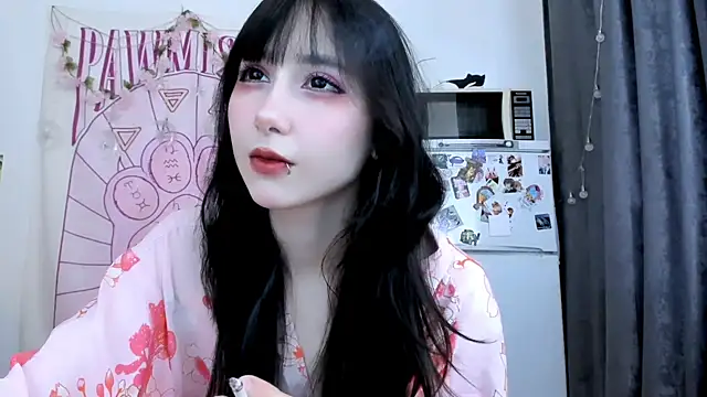 Holy420lolii online show from June 2026 05:25:02 PM