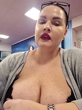 GeorgiaLerox online show from February 2026 01:30:01 PM