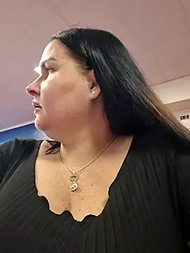 GeorgiaLerox online show from January 2026 01:18:01 PM