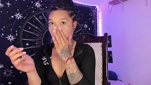 Eva Lee  online show from November 2025 08:35:01 AM