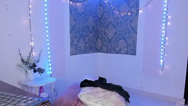 Eva Lee  online show from March 2026 09:33:01 AM