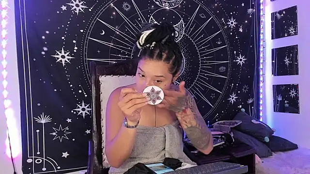 Eva Lee  online show from October 2025 08:30:01 AM