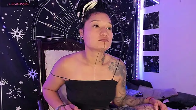 Eva Lee  online show from October 2025 09:22:02 AM