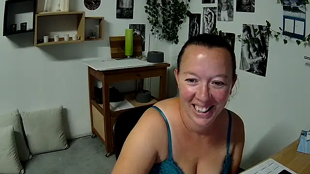 AnyaKreyxh online show from September 2025 05:25:01 PM