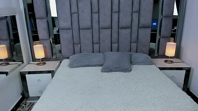 EMMAHILL1 online show from December 2025 11:14:02 AM