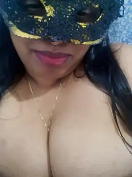 Snapshot of chubby_wife chatting on September 2025 05:01:01 AM chubby wife online show from September 2025 05:01:01 AM