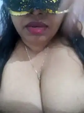 Snapshot of chubby_wife chatting on October 2025 09:38:02 PM chubby wife online show from October 2025 09:38:02 PM