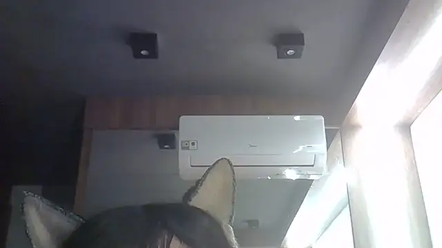 Skinny-Kitten online show from June 2026 04:01:01 AM