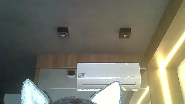 Skinny-Kitten online show from October 2025 04:52:01 PM