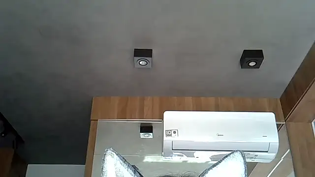 Skinny-Kitten online show from October 2025 06:06:02 PM