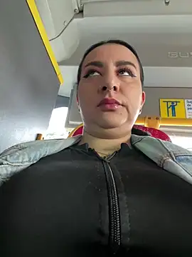 Abril Luv online show from February 2026 12:16:02 PM