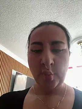 Snapshot of Abril_Luv chatting on June 2026 02:33:01 PM Abril Luv online show from June 2026 02:33:01 PM