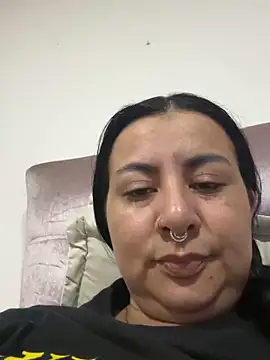 Snapshot of Abril_Luv chatting on June 2026 01:22:01 AM Abril Luv online show from June 2026 01:22:01 AM