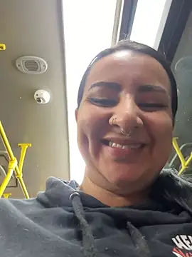 Abril Luv online show from February 2026 12:33:02 AM