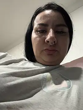 Snapshot of Abril_Luv chatting on July 2026 01:17:01 AM Abril Luv online show from July 2026 01:17:01 AM