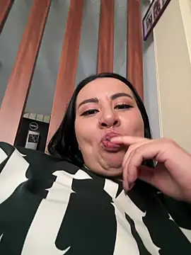 Snapshot of Abril_Luv chatting on July 2026 01:54:01 PM Abril Luv online show from July 2026 01:54:01 PM