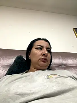 Abril Luv online show from November 2025 02:10:01 AM