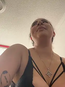 Abril Luv online show from December 2025 12:52:02 PM