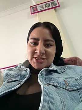 Abril Luv online show from March 2026 11:49:01 AM