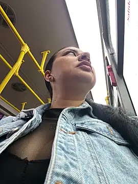 Abril Luv online show from March 2026 12:06:02 PM