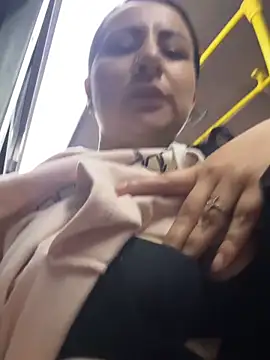 Abril Luv online show from February 2026 01:27:02 AM