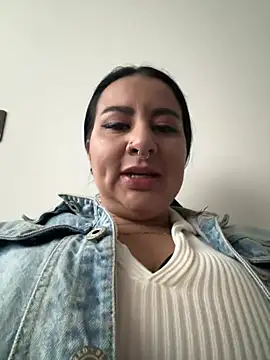 Snapshot of Abril_Luv chatting on June 2026 11:16:01 AM Abril Luv online show from June 2026 11:16:01 AM