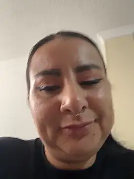 Abril Luv online show from February 2026 01:12:01 PM