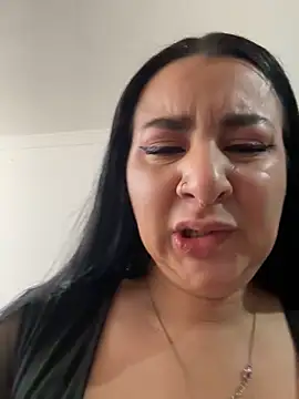 Abril Luv online show from October 2025 01:10:02 PM