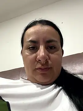 Abril Luv online show from January 2026 01:34:02 AM