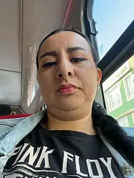 Abril Luv online show from February 2026 12:14:01 PM