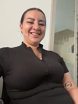 Abril Luv online show from March 2026 01:03:02 PM