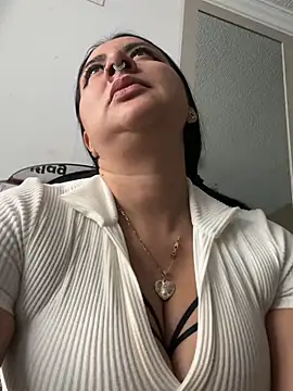 Snapshot of Abril_Luv chatting on June 2026 12:22:01 PM Abril Luv online show from June 2026 12:22:01 PM