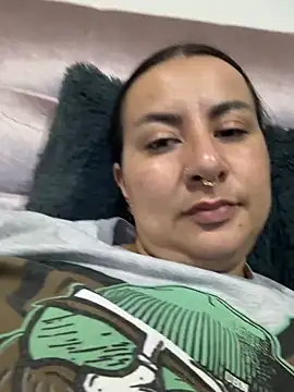 Abril Luv online show from March 2026 01:23:02 AM