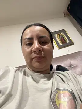 Abril Luv online show from September 2025 01:27:02 AM