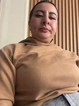 Abril Luv online show from March 2026 01:31:02 PM