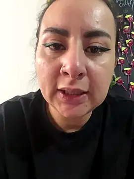 Abril Luv online show from September 2025 12:22:01 PM