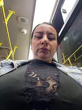 Abril Luv online show from November 2025 12:21:02 AM