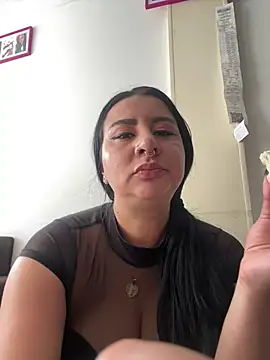 Snapshot of Abril_Luv chatting on July 2026 02:02:01 PM Abril Luv online show from July 2026 02:02:01 PM