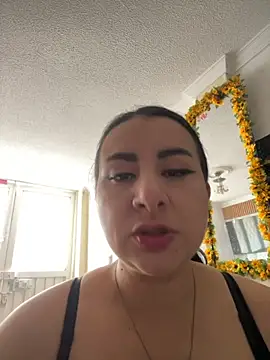 Abril Luv online show from October 2025 12:46:01 PM