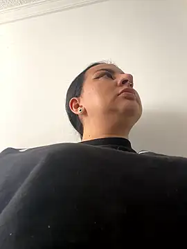 Abril Luv online show from January 2026 12:42:02 PM