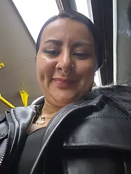 Snapshot of Abril_Luv chatting on June 2026 12:19:01 AM Abril Luv online show from June 2026 12:19:01 AM