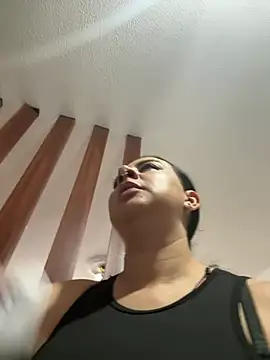 Abril Luv online show from January 2026 01:07:01 PM