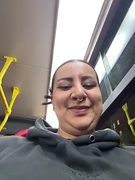 Abril Luv online show from February 2026 01:15:02 AM