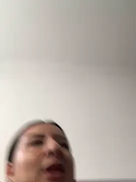 Abril Luv online show from March 2026 12:44:02 PM