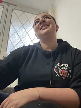 Abril Luv online show from October 2025 10:47:01 AM