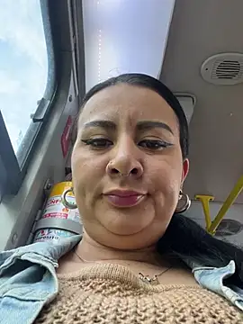 Abril Luv online show from March 2025 12:06:02 PM