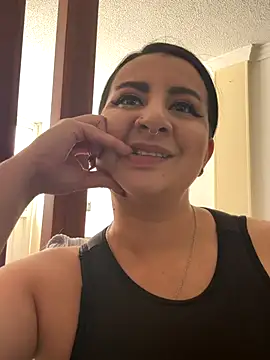 Abril Luv online show from December 2025 01:12:02 PM