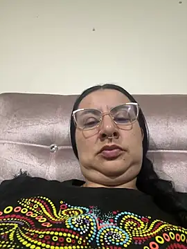 Abril Luv online show from March 2026 01:29:02 AM